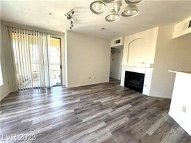 7155 S Durango Dr in Las Vegas, NV - Building Photo