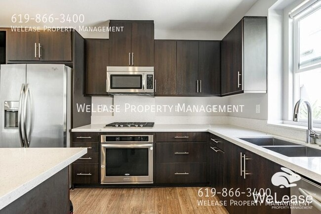 7821 Stylus Dr in San Diego, CA - Building Photo - Building Photo