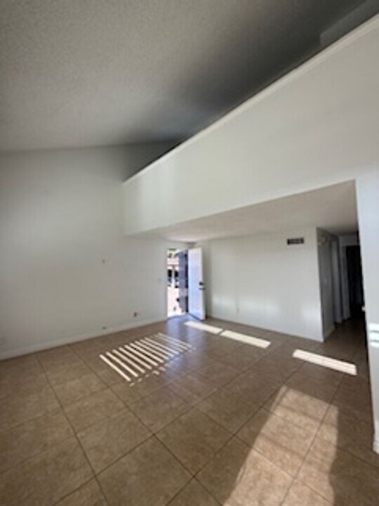 7025 Appian Dr in San Diego, CA - Building Photo