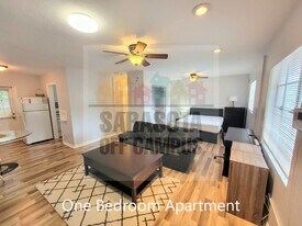 946 40th St in Sarasota, FL - Building Photo