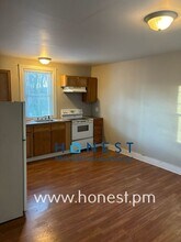 60 Cumberland St in Brunswick, ME - Building Photo - Building Photo