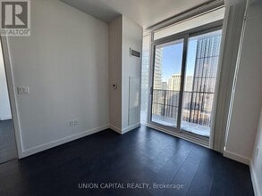 8 Eglinton Ave E in Toronto, ON - Building Photo - Building Photo