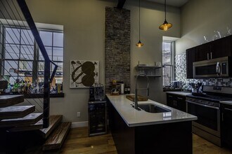 705 S 5th St in Philadelphia, PA - Building Photo - Building Photo