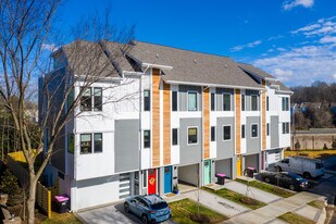 Chantilly On The Green in Charlotte, NC - Building Photo