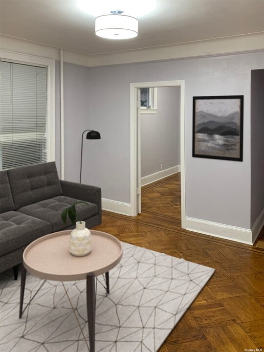 48-11 59th St-Unit -1st FL in Queens, NY - Building Photo