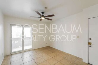 1810 E Blacklidge Dr in Tucson, AZ - Building Photo - Building Photo