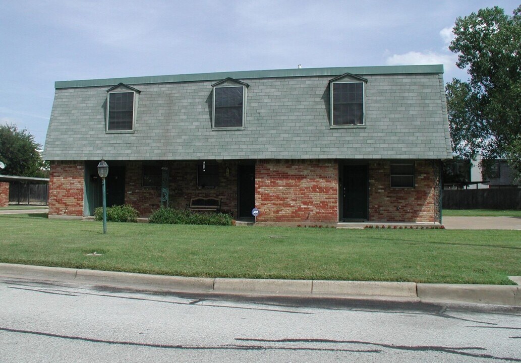 4004 Scruggs Dr in North Richland Hills, TX - Building Photo