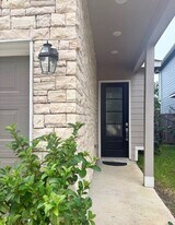 566 Dry Fork Ln in Conroe, TX - Building Photo