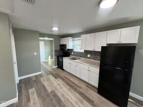 1706 Lake Ave in Panama City, FL - Foto de edificio - Building Photo