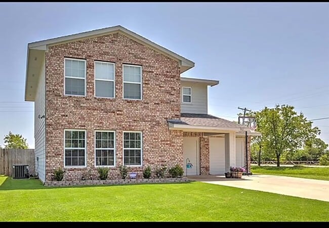 property at 302 Glenwood St