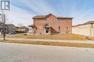 2 Tanasi Rd in Brampton, ON - Building Photo - Building Photo