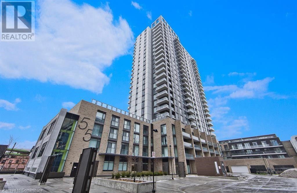 55 Duke St W in Kitchener, ON - Building Photo