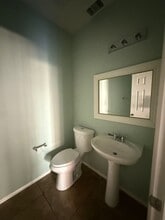6809 Simmons Way in Moorpark, CA - Building Photo - Building Photo