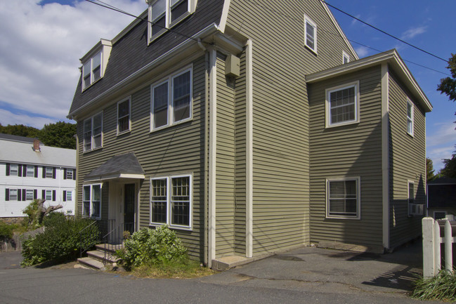 9 Hillside Ave in Marblehead, MA - Building Photo - Building Photo