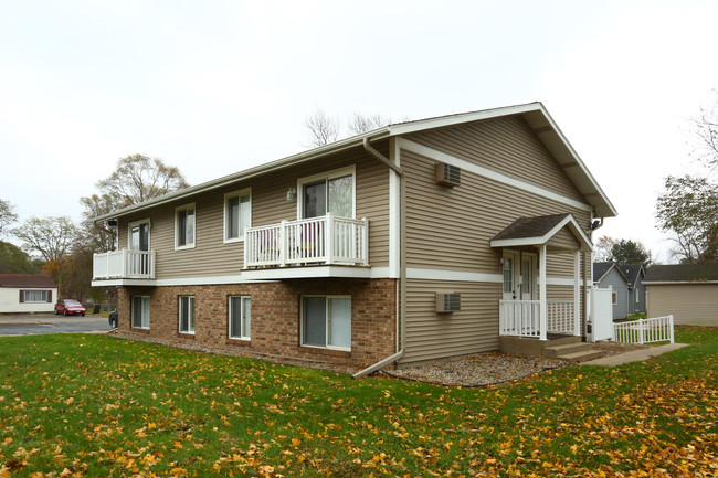 955 E McDevitt Ave in Jackson, MI - Building Photo - Building Photo