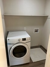 Parkwood Manor in Tulare, CA - Building Photo - Building Photo