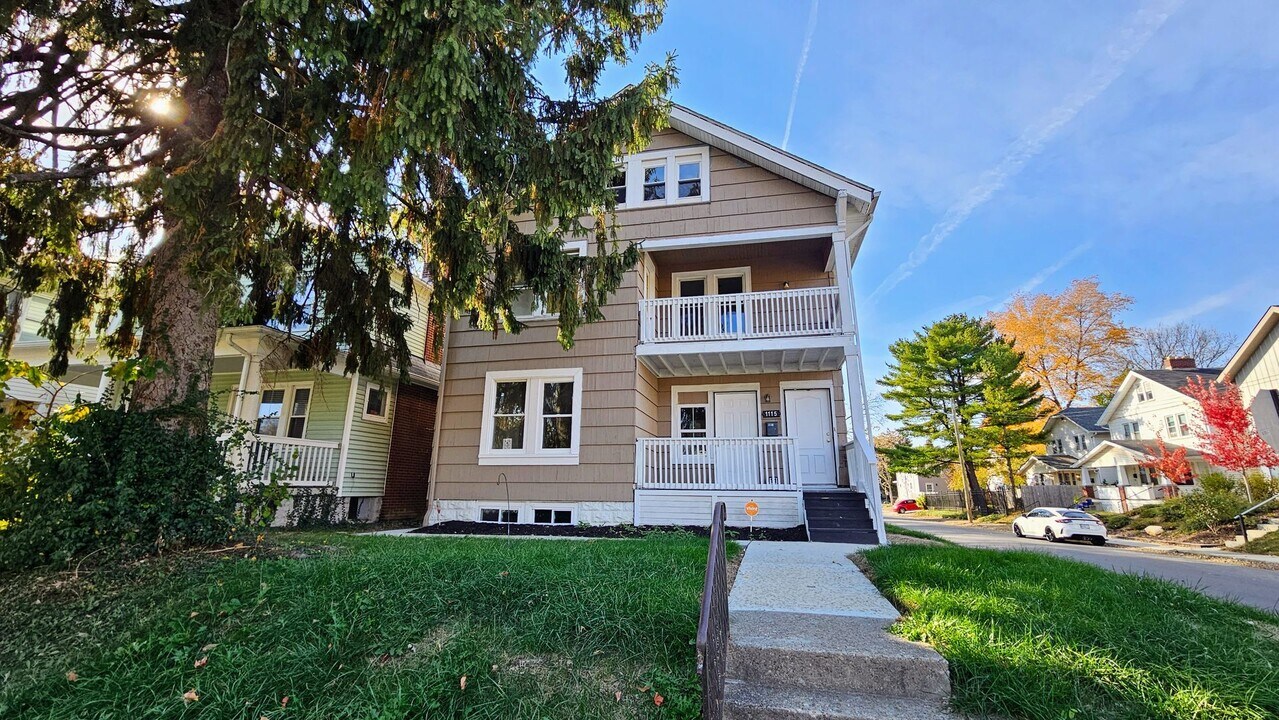 1113-1115-1115 Oakwood Ave in Columbus, OH - Building Photo