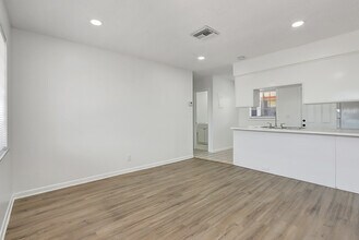 350 NE 25th Ct in Pompano Beach, FL - Building Photo - Building Photo