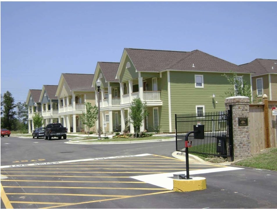 Midtown Cottages in Hattiesburg, MS - Building Photo