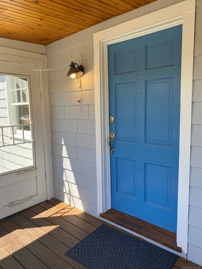 24 Sherwood Dr in Westport, CT - Building Photo - Building Photo