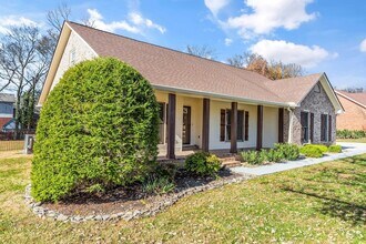 755 Regal Dr in Murfreesboro, TN - Foto de edificio - Building Photo