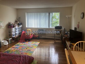 90 Gardner St in Boston, MA - Building Photo - Building Photo
