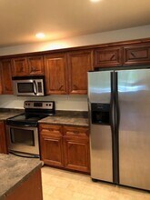 1000 Lakewood Dr in Macomb, IL - Building Photo - Building Photo