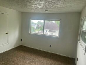 124 Russell Ave in Niles, OH - Building Photo - Building Photo