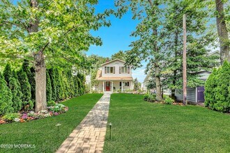 637 Beacon Blvd in Sea Girt, NJ - Foto de edificio - Building Photo