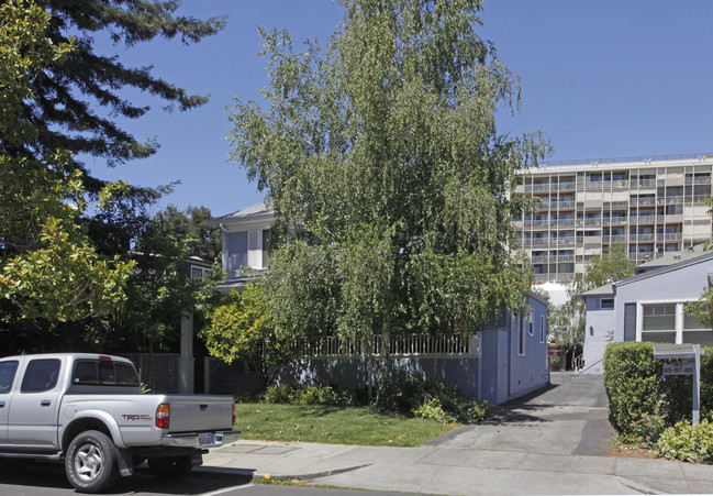 809--823 Cowper St in Palo Alto, CA - Foto de edificio - Building Photo