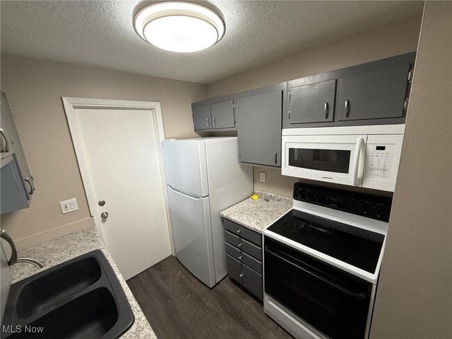 2465 Warren Pkwy in Twinsburg, OH - Building Photo - Building Photo