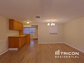 43 Lake Shore Dr in Palm Harbor, FL - Building Photo - Building Photo