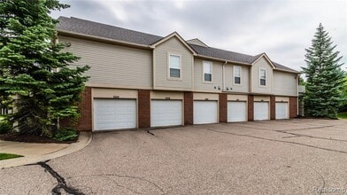 3106 Chesapeake Cir in Commerce Township, MI - Building Photo - Building Photo
