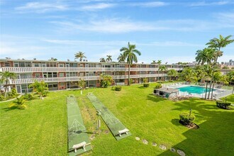 141 NE 10th Ave in Hallandale Beach, FL - Building Photo - Building Photo