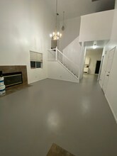 15221 Hallmark Ln in Victorville, CA - Building Photo - Building Photo