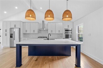1194 Clearview Dr NE in Atlanta, GA - Building Photo - Building Photo