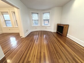 23 Netherlands Rd, Unit 2 in Brookline, MA - Building Photo - Building Photo