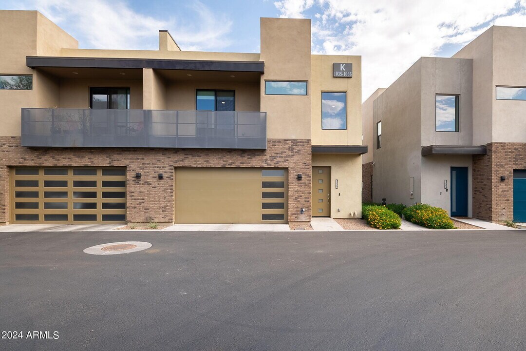 901 S Smith Rd in Tempe, AZ - Building Photo
