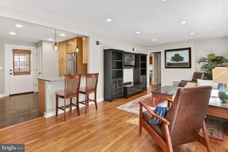2951 Rosemary Ln in Falls Church, VA - Building Photo - Building Photo