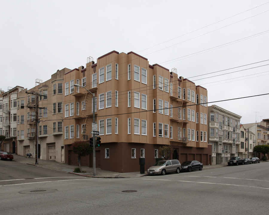 1595 Greenwich St in San Francisco, CA - Building Photo