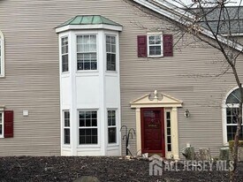 88 Sapphire Ln in Franklin Township, NJ - Building Photo