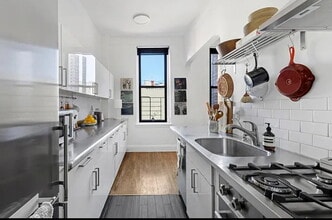 87 E 2nd St in New York, NY - Building Photo - Building Photo