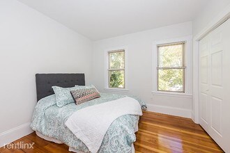 10 Stone Pl-Unit -Unit 3 in Somerville, MA - Building Photo - Building Photo