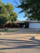 5231 16th St in Lubbock, TX - Building Photo