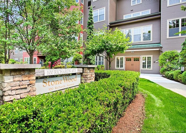 Stonewood Condominiums