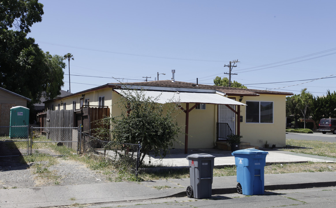 2001 Kentucky St in Vallejo, CA - Building Photo