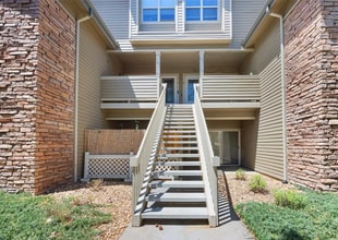 3258 S Zeno Ct in Aurora, CO - Foto de edificio - Building Photo