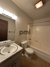 1305 18th St in Charleston, IL - Building Photo - Building Photo