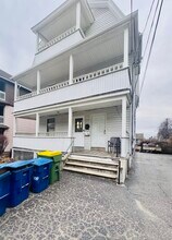 162 Oak St in Waterbury, CT - Building Photo - Building Photo