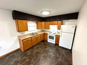 3028 Meadowview Dr in Parkersburg, WV - Building Photo - Building Photo